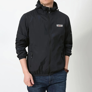 เสื้อแจ็คเก็ตมีฮู้ดสำหรับผู้ชายสำหรับฤดูหนาวกลางแจ้ง ป้องกันแสงแดด พิมพ์ลายตัวอักษร มีซิปกระเป๋าด้านหน้า ฮู้ดปรับได้ น้ำหนักเบา ระบายอากาศได้ดี - Product Image 4