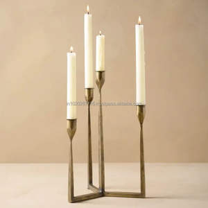 Candelabro de metal pulido negro para el centro de mesa de decoración del hogar y velas de cena romántica con atractivo de diseño clásico - Product Image 1