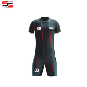 Conjunto de uniforme de fútbol sublimado, camiseta de malla transpirable y pantalones cortos a juego - Product Image 6