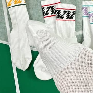 ODM calcetines deportivos de algodón blanco hombres mujeres malla transpirable arco soporte acanalado puño diseño personalizado Logo JZVINA fábrica pedido al por mayor - Product Image 4