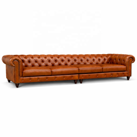 Banc de salle à manger en cuir Chesterfield à deux places en forme de L sans accoudoirs AKKU ART EXPORTS |   Design de dossier d'escalier capitonné |   Restaurant Hôtel