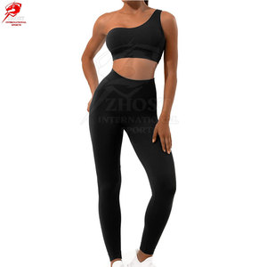 Ensemble de yoga tendance pour femmes, design élégant, respirant et confortable, comprenant un soutien-gorge de sport et un legging. - Product Image 2