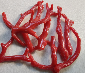 51 quilates 8 piezas de rama de coral italiano palo de coral rojo coral palo de coral rojo liso. Palo de coral pulido Fabricación de joyas - Product Image 5