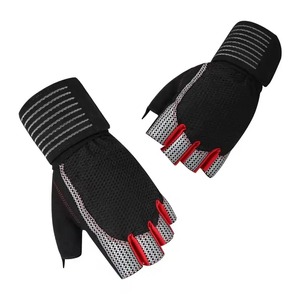 Guantes deportivos de gimnasio con logotipo personalizado de alta calidad al por mayor por buen fabricante mejor tarifa nuevo estilo hecho de cuero - Product Image 5