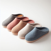 Chaussons Confort Vibrant Écologiques Respirants Antidérapants en Fourrure Douce Multicolores à Semelle Compensée en Feutre avec Doublure en Tissu Coton pour Hôtels Printemps-Automne