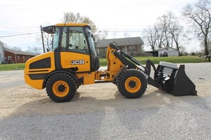 Chargeuse compacte sur pneus JCB 407 2024, 45 tonnes, pompe hydraulique MOOG - Product Image 5