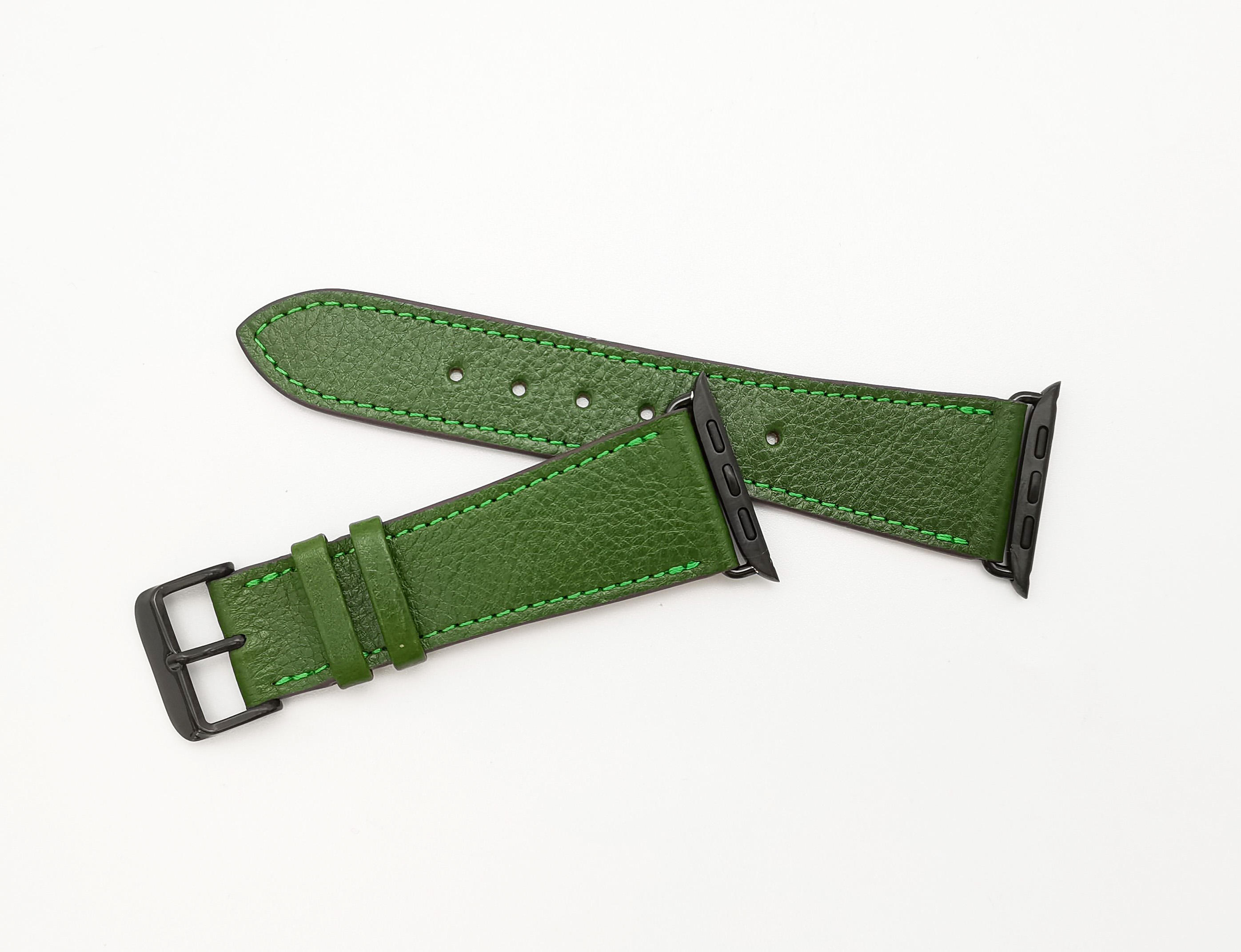 สีเขียวเข้ม