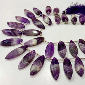 Briolette naturelle en forme de marquise d'améthyste biologique 11x25mm perles de pierres précieuses vendues par brin 8 pouces de long perles de grande qualité - Product Image 1