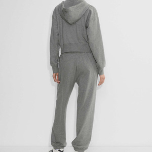 Conjunto Deportivo Corto Gris para Mujer, Sudadera con Capucha y Cremallera Completa y Pantalones Deportivos de Felpa, Ropa Informal Cálida de Invierno, Conjunto Coordinado, Ropa Deportiva Elegante - Product Image 6