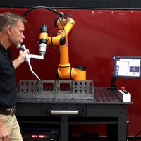 Bras robotique collaboratif à 6 axes avec une charge utile de 5 kg, AUBO I5 Cobot, pour la fabrication métallique, poste de travail de soudage automatique