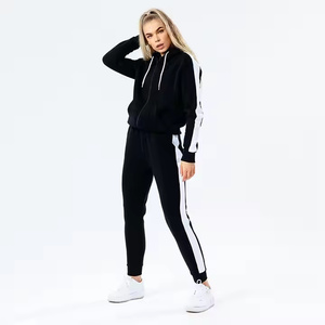 Survêtement imprimé personnalisé de haute qualité et durable pour femme, design confortable et de taille propre pour une utilisation en hiver - Product Image 1