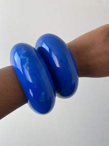 Bracelets en résine brillante faits à la main, bords doux, motif en spirale, couleurs personnalisées - Cadeau de mode féminine de haute qualité pour - Product Image 6