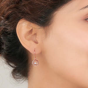 Pendientes de Oro Astra Orb para Mujer - Joyería de Moda con Colgante de Flor - Product Image 2