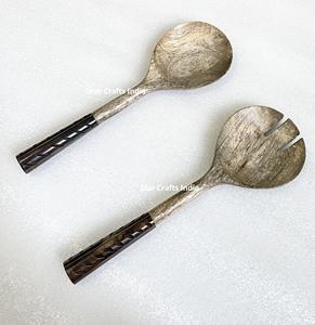 Cuillère en bois Logo personnalisé Imprimé Manche moyen Cuillère à salade Ensemble de 2 pièces Fournisseur en gros - Product Image 3