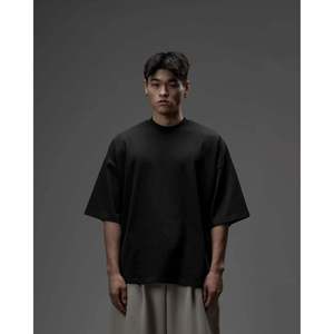 Camiseta T32 Orgánica de Jersey Pesado, Color Negro, Paquete de 3, 300GSM, Algodón/Fibra de Bambú Personalizada, 280 Gramos, Impresión por Serigrafía - Product Image 2
