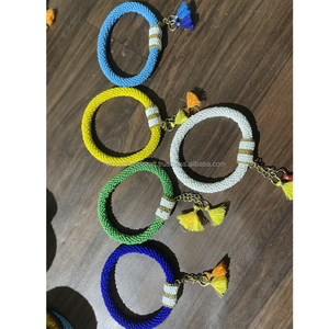 Bracelet en résine transparente / acrylique / lucite pour femmes, 1 couleur, taille personnalisable, prix avantageux avec promotion - Product Image 2