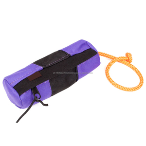Dummy d'entraînement pour chien en toile personnalisé avec logo CPE-DTD-102 de Close Player Enterprises, avec poche pour friandises, pour l'entraînement des chiens de chasse et des chiots. - Product Image 4