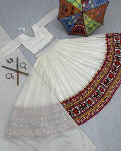 Dernier créateur pur coton Gamthi imprimé travail Lehenga Choli par FabZone vêtements indiens et pakistanais - Product Image 4