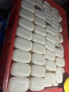 สบู่ซักผ้าใสผสมน้ำนมมะพร้าว สบู่ทำความสะอาดผิวหน้าและผิวกาย ช่วยกระชับผิว ขาวกระจ่างใส สบู่ทำมือ - Product Image 1