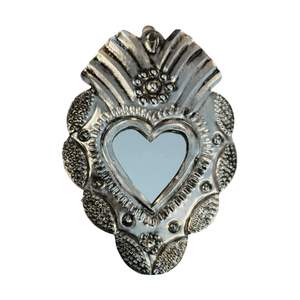 Espejo de Pared Milagro en Forma de Corazón Negro Mate para Decoración del Hogar, Espejo Decorativo Tallado Ornamentado para Tocador, Maquillaje y Decoración Espeluznante - Product Image 4