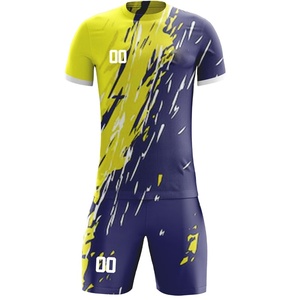 เสื้อฟุตบอลคอกลม OEM ขายส่ง ออกแบบเองได้ ผลิตจากโพลีเอสเตอร์ 100% ป้องกันแบคทีเรีย แห้งเร็ว ระบายอากาศ กันน้ำ ป้องกันรังสียูวี - Product Image 1