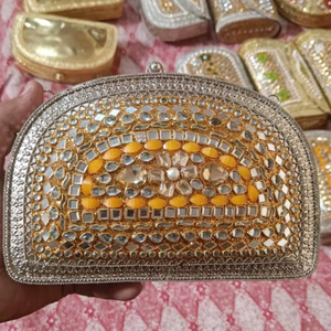 Bolso de mano tipo clutch con mosaico Kundan de diseño nuevo y de la mejor calidad, con pedrería, para novias, bodas y fiestas, hecho a mano por HAND MADE CRAFT. - Product Image 2