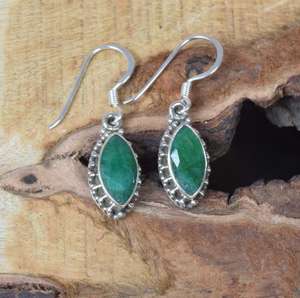Boucles d'oreilles pendantes en argent sterling 925 émeraude verte, faites à la main, design original, pierre de naissance de mai, bijoux pour femme, cadeau pour anniversaire - Product Image 3