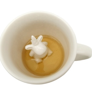 Mug à café en céramique blanc amusant de 250 ml avec motif 3D pour stimuler les routines matinales - Product Image 5