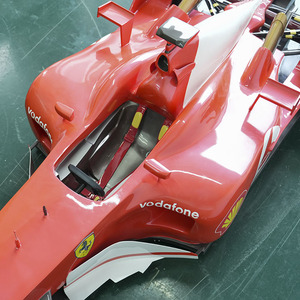 ประติมากรรมรถแข่งทำจากไฟเบอร์กลาส <span class=keywords><strong>F1</strong></span>-แบบจำลองการแสดงผลสูตรสีแดงสำหรับโชว์รูมและอีเวนต์ - Product Image 3