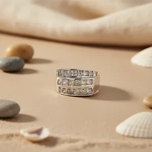 Bague d'éternité de luxe unisexe en or blanc plaqué rhodium avec moissanite taille princesse, sertie à griffes, design géométrique classique, pour mariage - Product Image 1