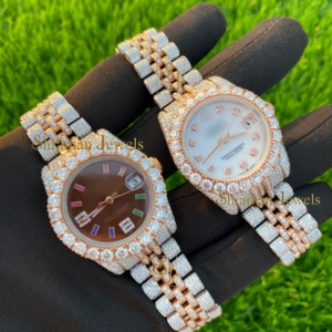 นาฬิกาคู่สไตล์ฮิปฮอปแบบปรับแต่งได้ ประดับเพชรทรงบาแก็ตต์ ตัวเรือนสแตนเลสสตีล หน้าปัด 41 มม. สไตล์สปอร์ต เหมาะสำหรับเป็นของขวัญในโอกาสหมั้น แต่งงาน และวันครบรอบ - Product Image 2