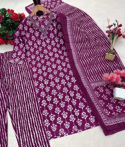 ชุดคุर्ติผ้าฝ้ายใหม่สไตล์โมเดิร์นสำหรับงานเทศกาล พร้อมผ้าคลุมไหล่ ลายพิมพ์บล็อกแบบ Saganeri แห้งเร็ว เหมาะสำหรับงานปาร์ตี้ ใช้ได้ทุกฤดู - Product Image 6