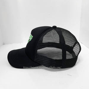 Gorra de camionero de 5 paneles personalizada con logotipo bordado único en 2D y 3D, gorra de malla de moda de Vietnam Headwear Factory, estilo deportivo y novedoso - Product Image 2