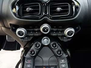 Como Nuevo, Súper Limpio, Usado, ASTON MARTIN VANTAGE COUPE RWD 2020 - Product Image 3