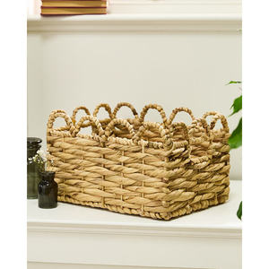 Paniers de rangement en jacinthe d'eau naturelle tressée à bords festonnés pour usage intérieur - Product Image 1