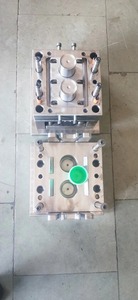 Herramientas de Prensa para Moldes de Tapas de Plástico y Acero Personalizables para la Producción de Tapas de Bebidas Farmacéuticas o Cosméticas, Marca PWC - Product Image 2