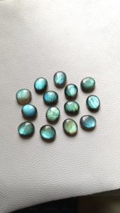 Piedra preciosa de cabujón de labradorita Natural 100%, piedra preciosa pulida a mano con forma ovalada para hacer joyas. - Product Image 5