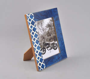 Marco de fotos con incrustaciones de hueso de primera calidad Acabado jaspeado Azul zafiro intenso con detalle geométrico morisco blanco Independiente - Product Image 2