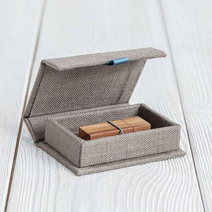 Brivote Boîte de clé USB de mariage en lin Offre Spéciale personnalisée Boîte d'emballage USB pour photographes - Product Image 3