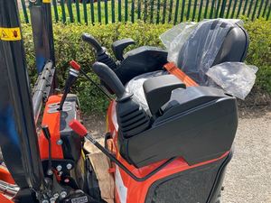 Kubota เครื่องขุดขนาดเล็กแบบแกว่งหางเป็นศูนย์ตัวขุดดีเซลแบบ U10-5พร้อมระบบไฮดรอลิกส์เสริม - Product Image 3