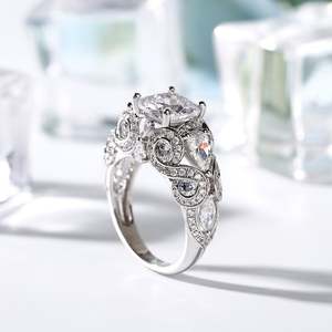 Bague Jeulia Vintage en argent sterling plaqué rhodium avec diamant taille coussin en dentelle - Product Image 5