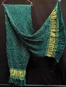 Dupatta Moderna de Seda Modal para Bodas y Fiestas, Diseño Étnico, Suave, Ligera y de Secado Rápido - Product Image 5