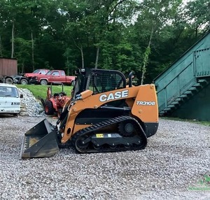 2021 Case TR310B Skid Steer Loader - Compact, puissant et économe en carburant - Product Image 1