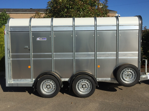 Nuevo remolque para ganado de 12 pies |   Remolque económico para ganado de 6x12 pies, de doble eje con llanta de repuesto, para transportar ganado vacuno, ovino, caprino y porcino. - Product Image 3