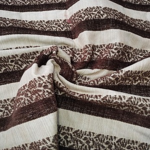 Peso pesado Premium Jacquard 100% poliéster sofá muebles tela hilo teñido comercial a granel tapicería comprimida buena - Product Image 3