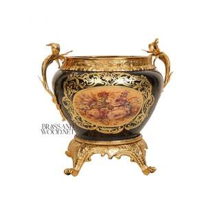 กระถางต้นไม้เซรามิกสีดำหรูหรา พร้อมตกแต่งด้วยทองเหลืองชุบทอง - Product Image 2