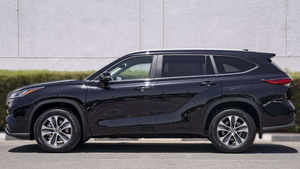 GRAND TOURING 2024 Moteur V8 4.5L Automatique Caméra 360° Toit ouvrant panoramique Sièges en cuir SUV Diesel Porte-bagages en alliage d'aluminium - Product Image 3