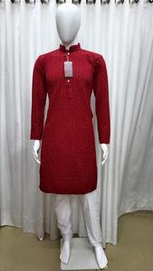 Kurta noir en tissu de coton avec des sequins et des broderies - Product Image 6