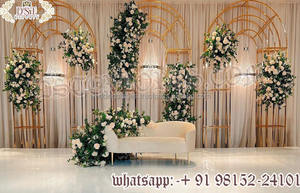 Stands en métal éclairés pour la décoration de cérémonie de mariage, aspect moderne, avec feuille acrylique, stands en métal tendance et scintillants, scène, Royaume-Uni - Product Image 2