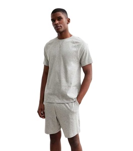Ensemble T-shirt et short en jersey gris pour homme – Décontracté et respirant pour l'été - Product Image 1